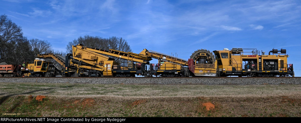 LORAM Ballast Cleaner